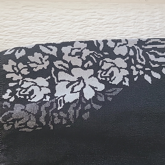 Fabletics Leggings - Picture 3 of 6